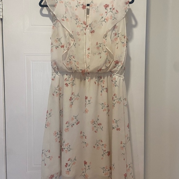 Flowy Floral Thyme Dress – Comfy & Bump-Friendly! - Picture 4 of 4